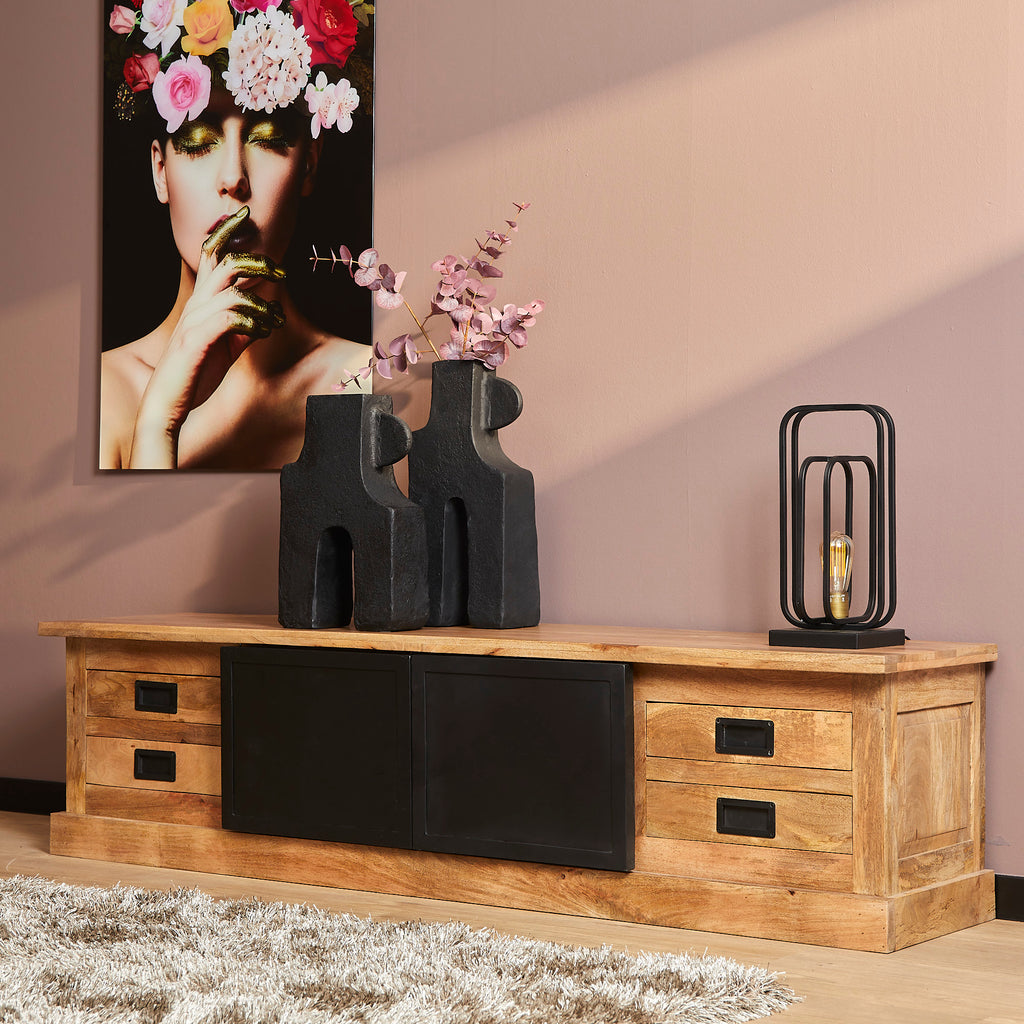 TV-Board Nizza 200 x 45 x 50 cm – Mangoholz & schwarze Metalltüren, mit 2 Türen & 4 Schubladen