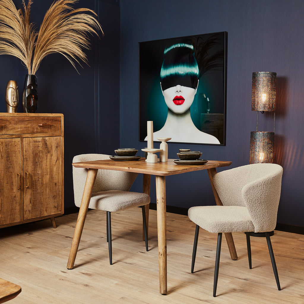 Esstisch Raven Natur – Quadratischer Massivholztisch aus Mangoholz mit modernen Holzstreifen, 90 x 90 x 76 cm