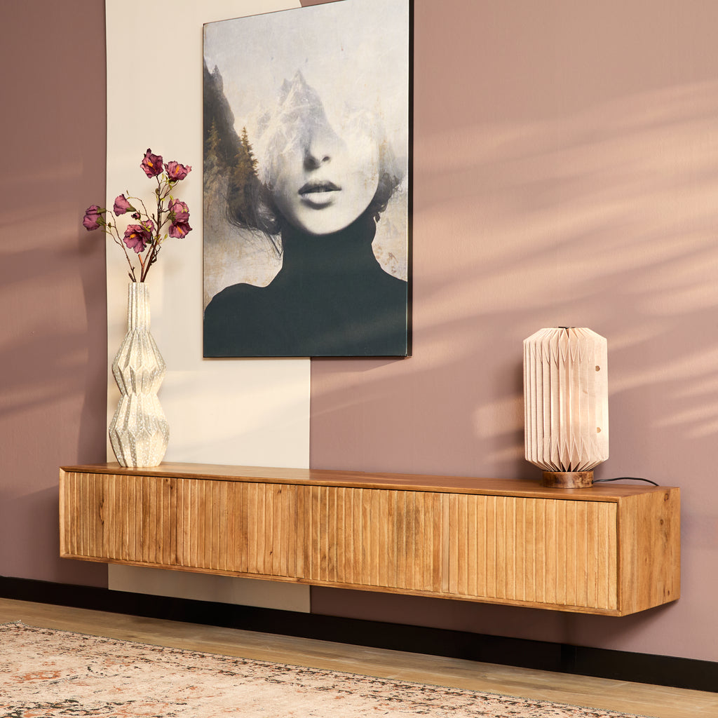 Schwebendes TV Board Mandy Natur 200x35x30 cm – modernes Mangoholz mit Lamellenfront & grifflose Türen