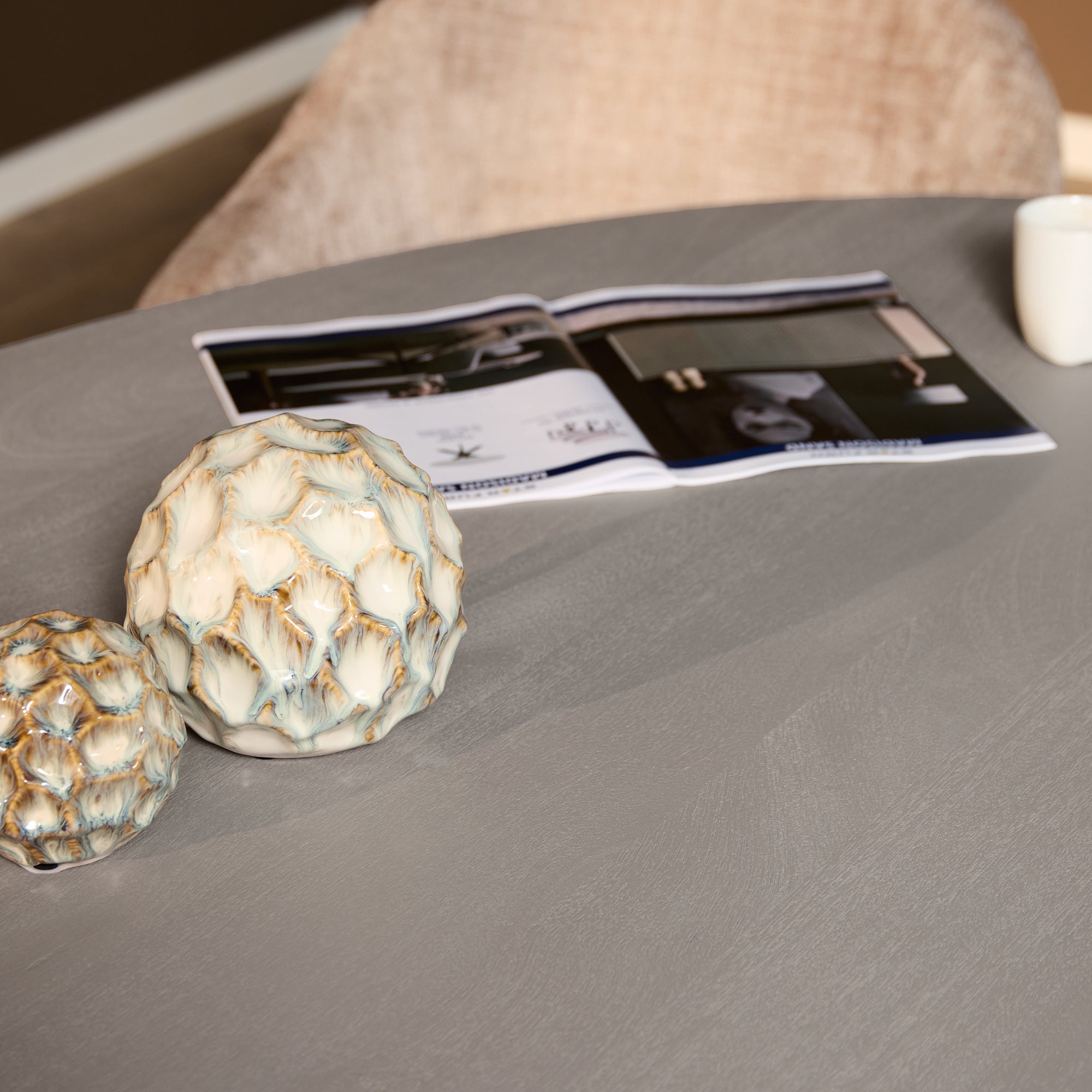 Esstisch Sole Taupe 240x120x76 cm – Ovaler Tisch aus Mangoholz mit modernem Lattenmuster