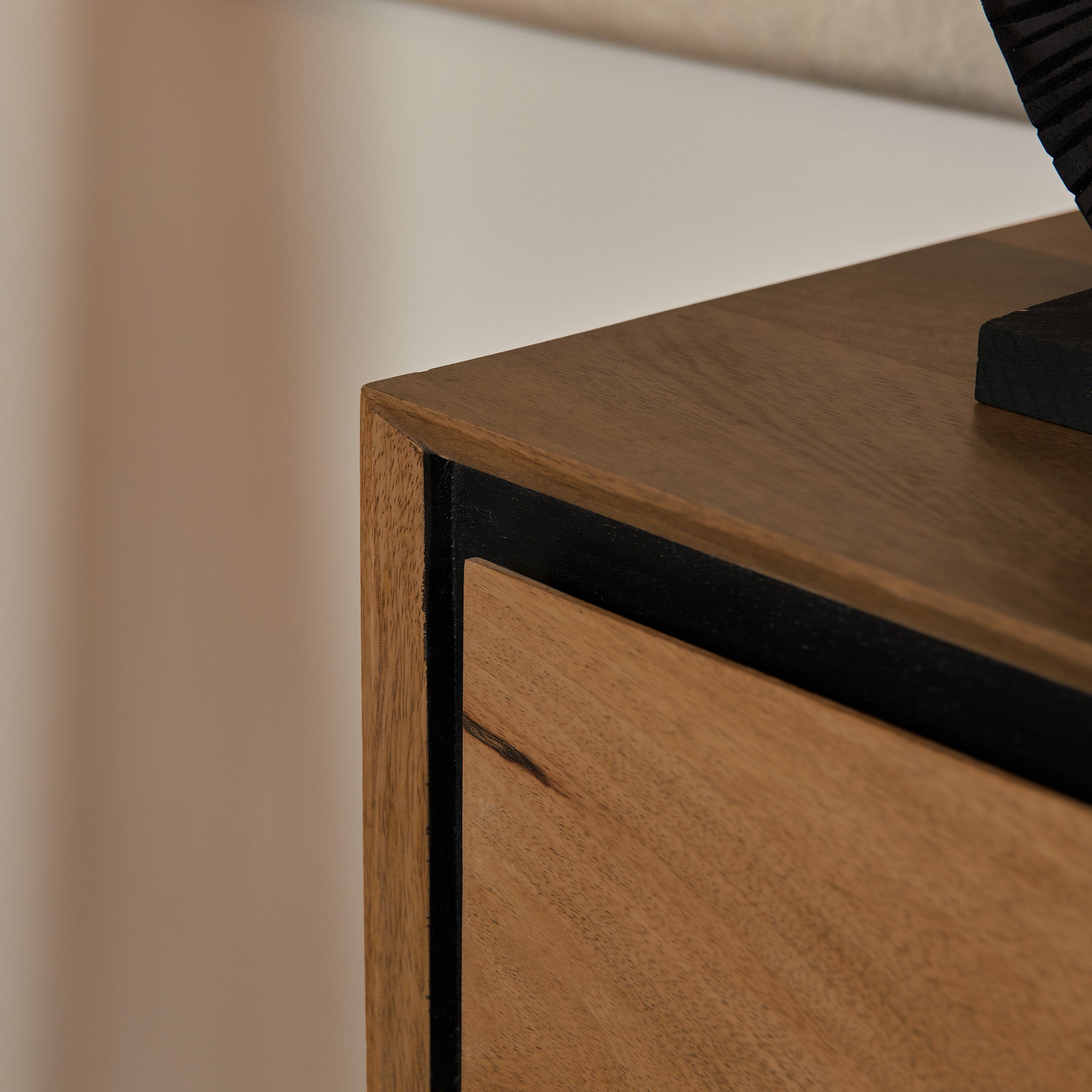 Konsolentisch Rois Mango Natur 150x35x76 cm – moderner Tisch mit 3 Schubladen & Metallgestell