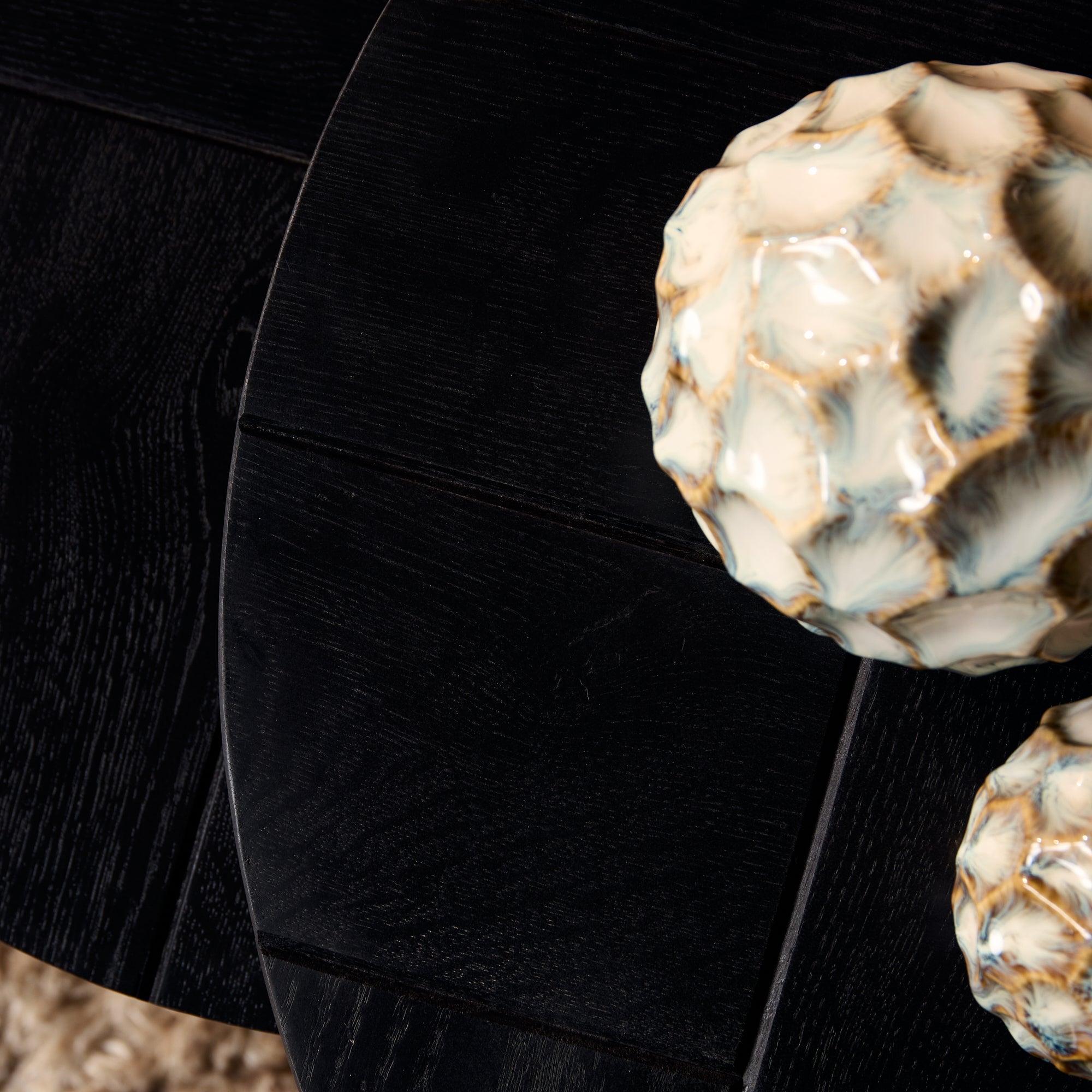 Couchtisch-Set Morily Schwarz – 2er-Set Beistelltische rund aus Holz und Metall, stilvolle Wohnzimmertische, Ø70/Ø50 cm