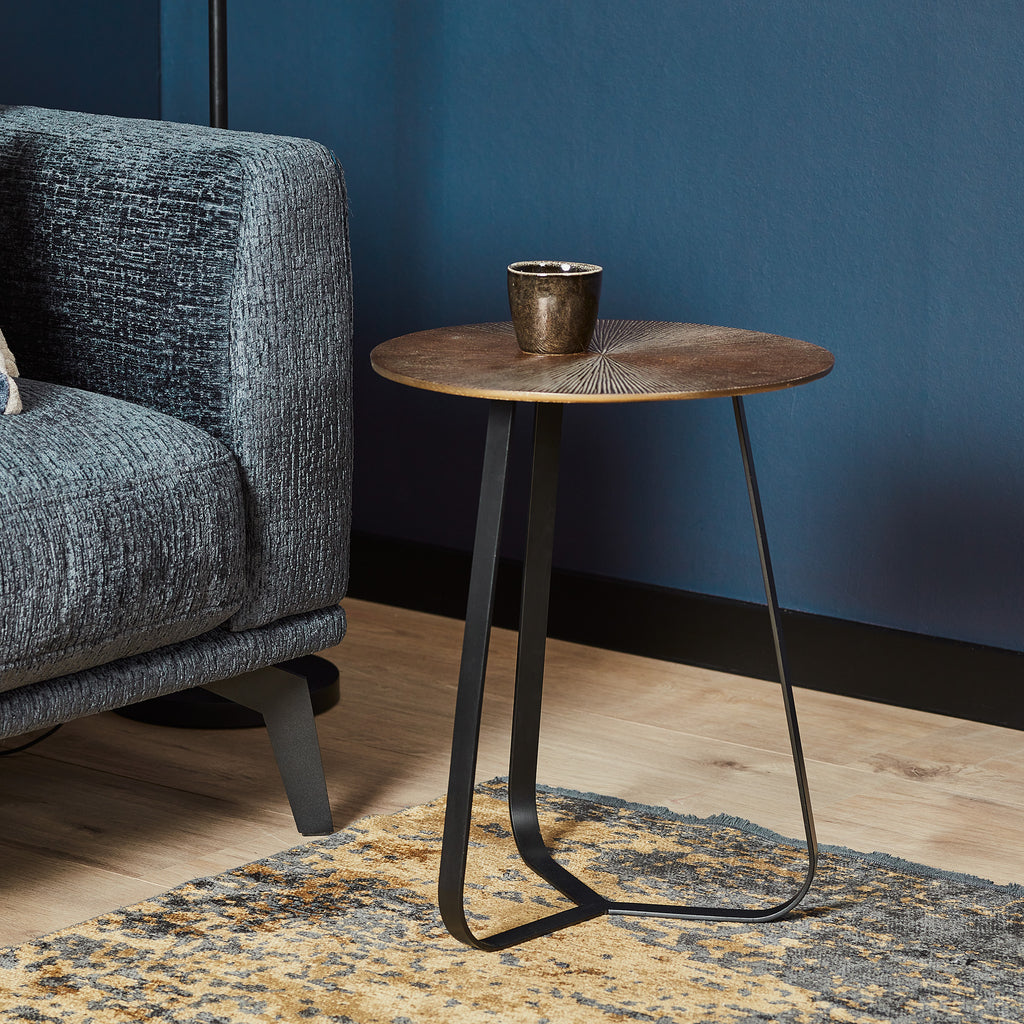 Couchtisch Kate Gold – runder Aluminium Tisch mit schwarzem Gestell, 40×50 cm, stilvolles Design für moderne Wohnzimmer