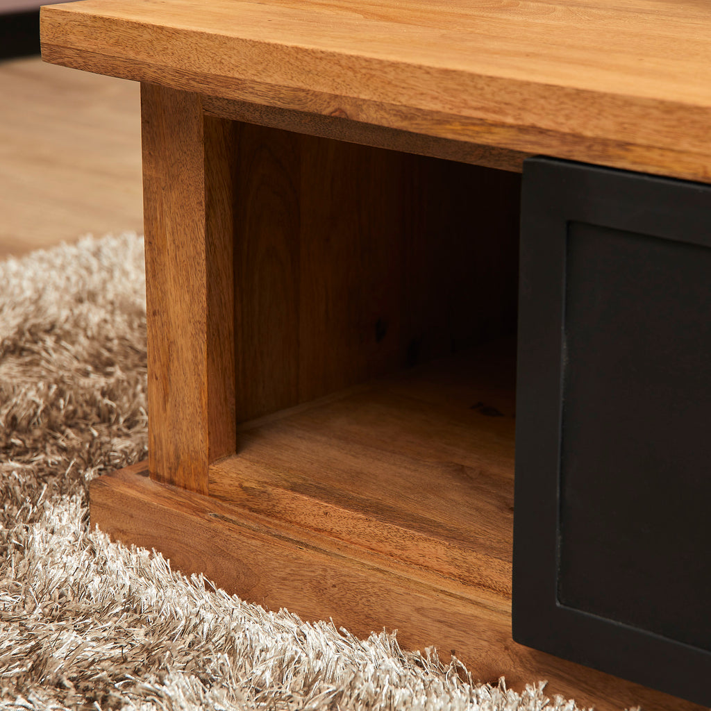 Couchtisch Nizza – moderner Salontisch aus Mangoholz & Metall mit Türen und Schubladen, 80 x 80 x 45 cm