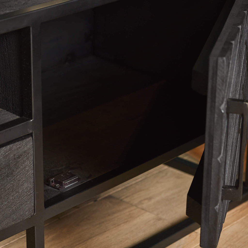 TV-Board Sydney Schwarz – Lowboard aus Mangoholz mit Fischgrätmuster & Stauraum, 180 x 45 x 50 cm