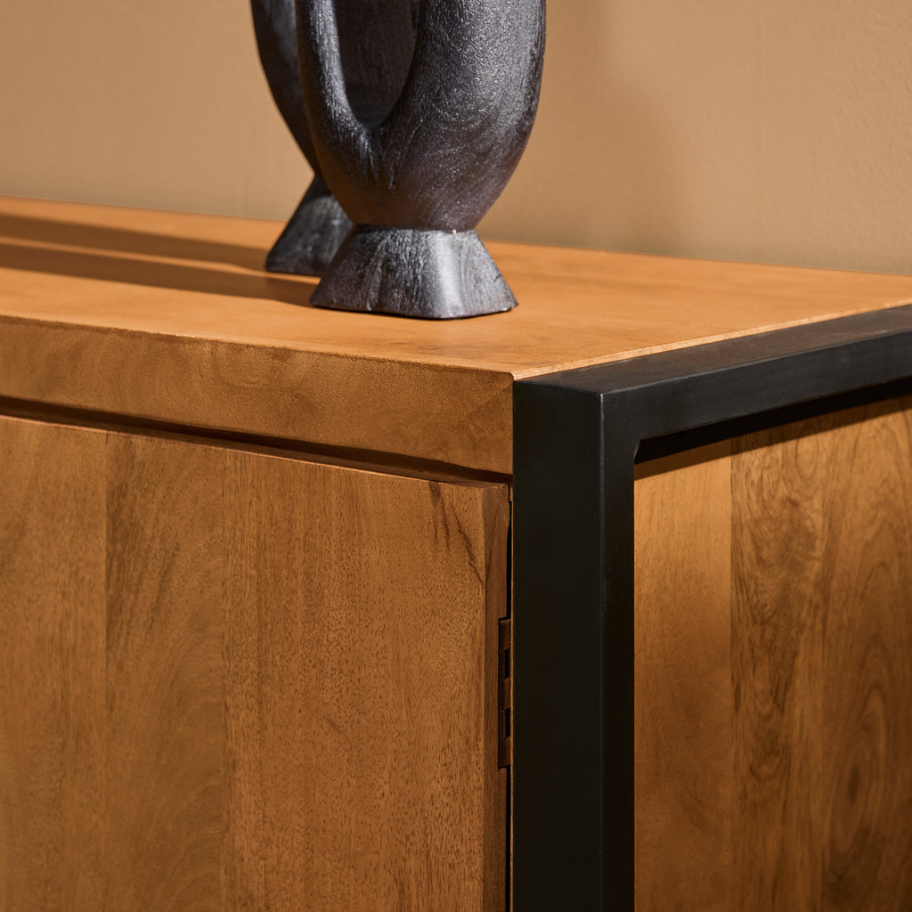 TV Board Bori Natur – Massivholz Lowboard aus Mangoholz & Metall, 110 x 45 x 55 cm, mit Tür & offenem Fach