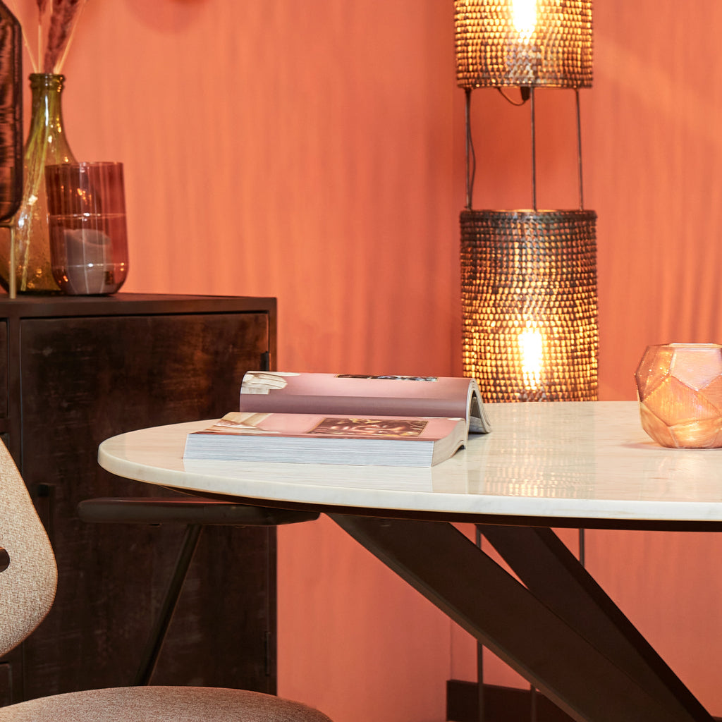 Esstisch Noire Ø130x76 cm – Runder Esstisch mit weißer Marmorplatte & schwarzem Metallgestell