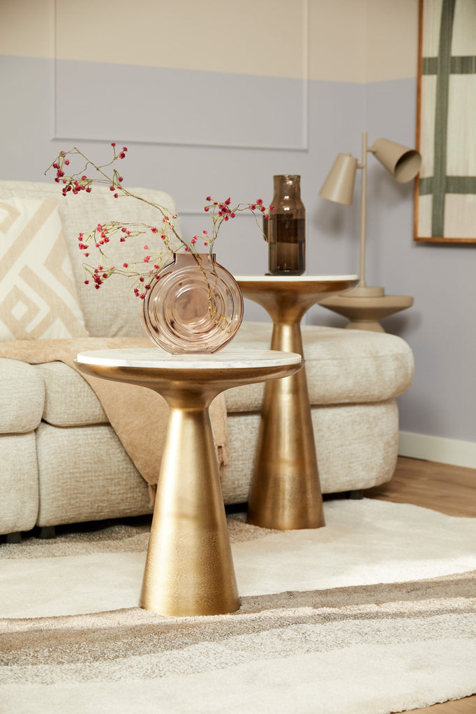 Beistelltisch Elyo – runder Couchtisch mit weißer Marmorplatte & goldfarbenem Metallfuß, 45×45×50 cm