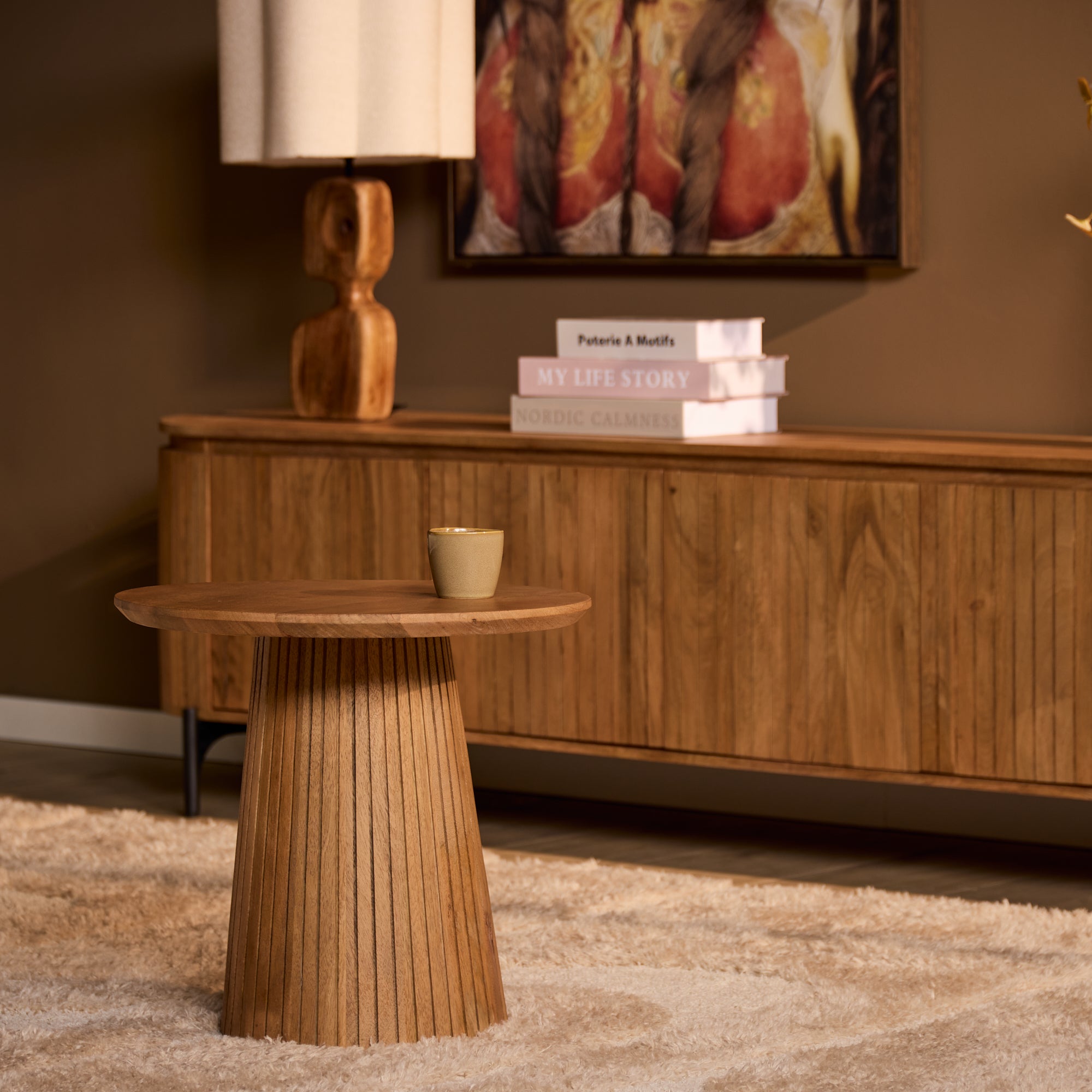 Couchtisch Sole 50x50x46 cm – Runder Wohnzimmertisch aus Mangoholz Natur mit modernem Lattenmuster