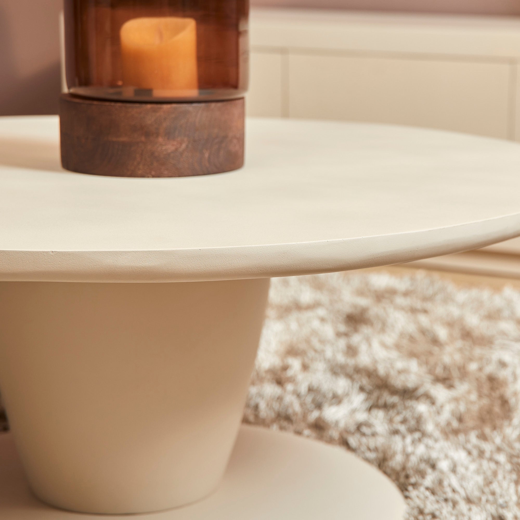 Couchtisch Meri – Mangoholz in Sand-Finish, 90 x 90 x 38 cm, modernes und einzigartiges Design