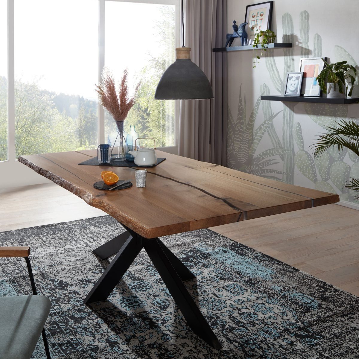 Eiche Epoxidharz Transparent - Esstisch mit Baumkante - Spider Gestell  | Unikat